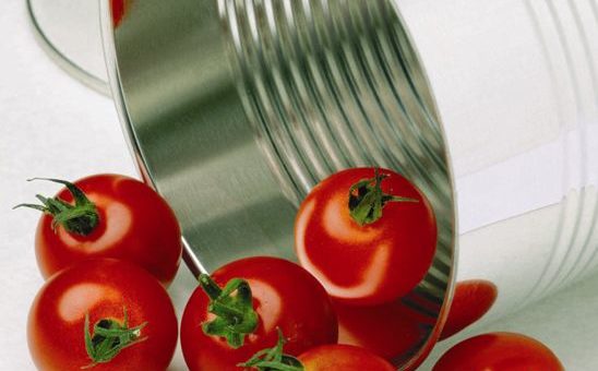 Economia na cozinha: tomate em lata é alternativa para driblar alta no valor do fruto