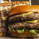 Dia de hambúrguer | Aprenda a mistura perfeita para fazer um hambúrguer digno dos melhores restaurantes