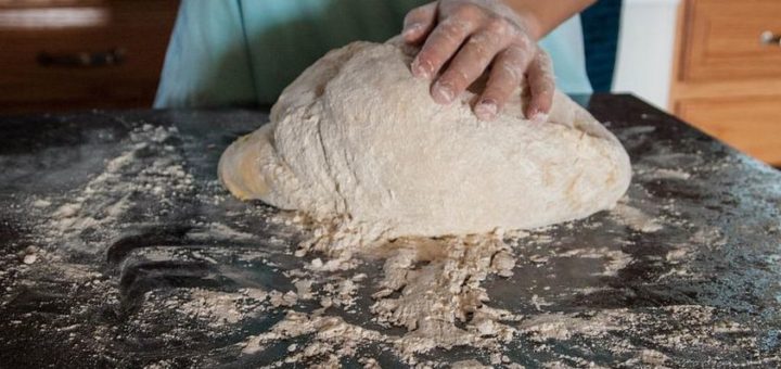 Adria ensina os quatro passos para utilizar a farinha de trigo da forma correta