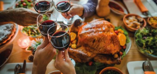 Cinco dicas para cuidar da alimentação nesse fim de ano e curtir as festas à vontade