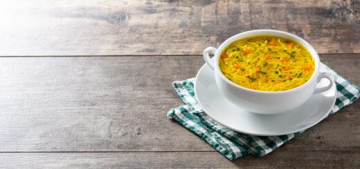 Sopa aumenta mesmo a imunidade? Nutricionista revela
