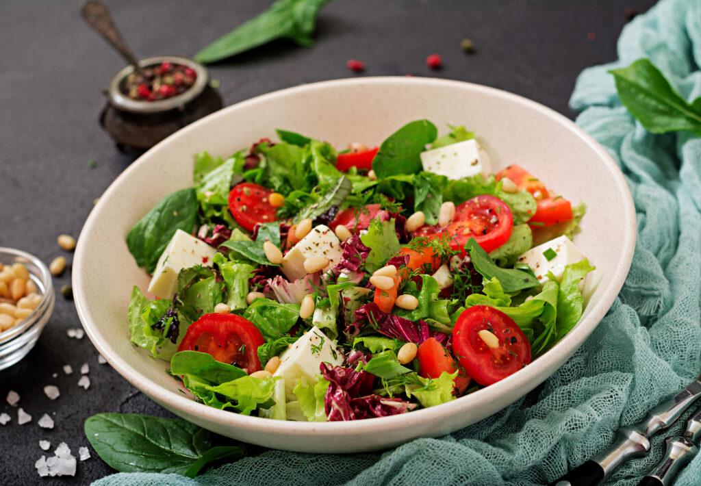 Cinco técnicas que transformam as saladas em protagonistas do menu