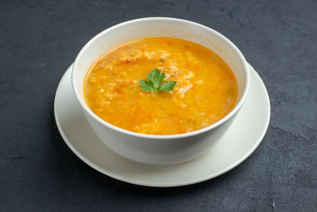 Vai uma sopinha? Saiba como fazer sopas nutritivas e amigas da dieta