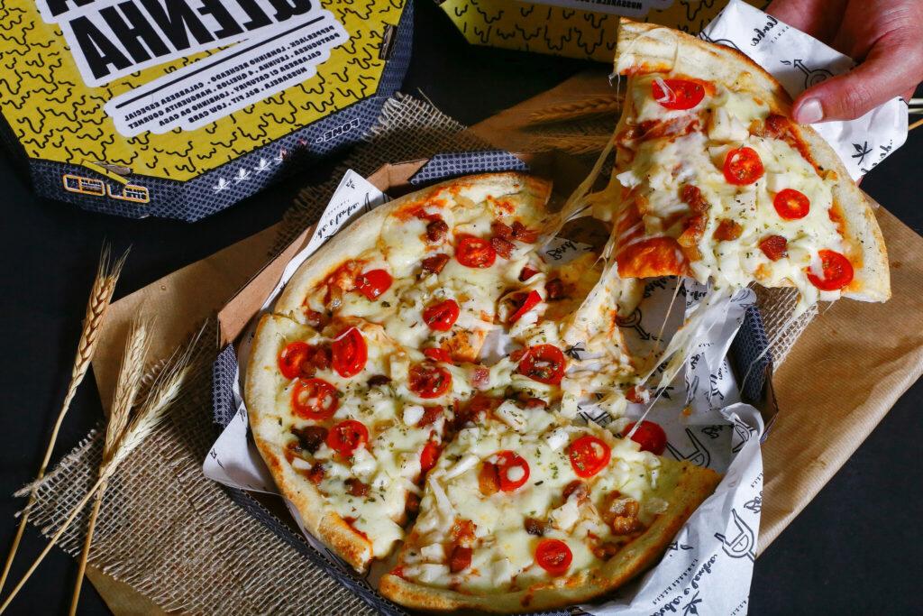 Pizza no food service: 3 curiosidades sobre a refeição mais adorada do mundo