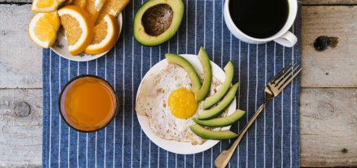 Comece o Dia dos Pais com saúde e sabor: ideias práticas para um café da manhã especial