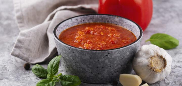 Molho, extrato e passata: qual a diferença entre os atomatados e quais pratos mais combinam com cada um