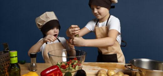 Cozinhando memórias: nutricionista ensina como envolver as crianças na cozinha durante as férias escolares