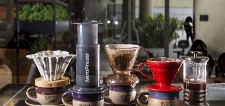 Café preto e amargo? Nutricionista explica o que é o café bom de verdade