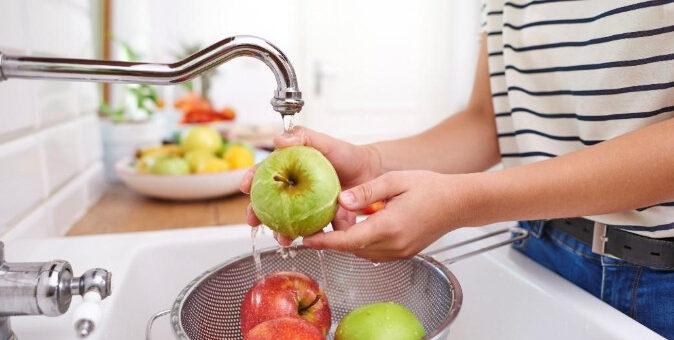 Frutas limpas, saúde garantida: conheça o passo a passo para higienizá-las corretamente 
