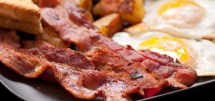 Por que o bacon é tão saboroso? Professor explica curiosidades e ciência por trás desse clássico da gastronomia