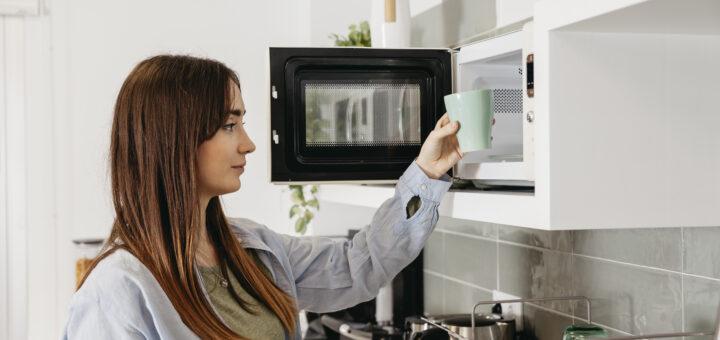 Dicas rápidas de refeições do dia a dia preparadas no micro-ondas