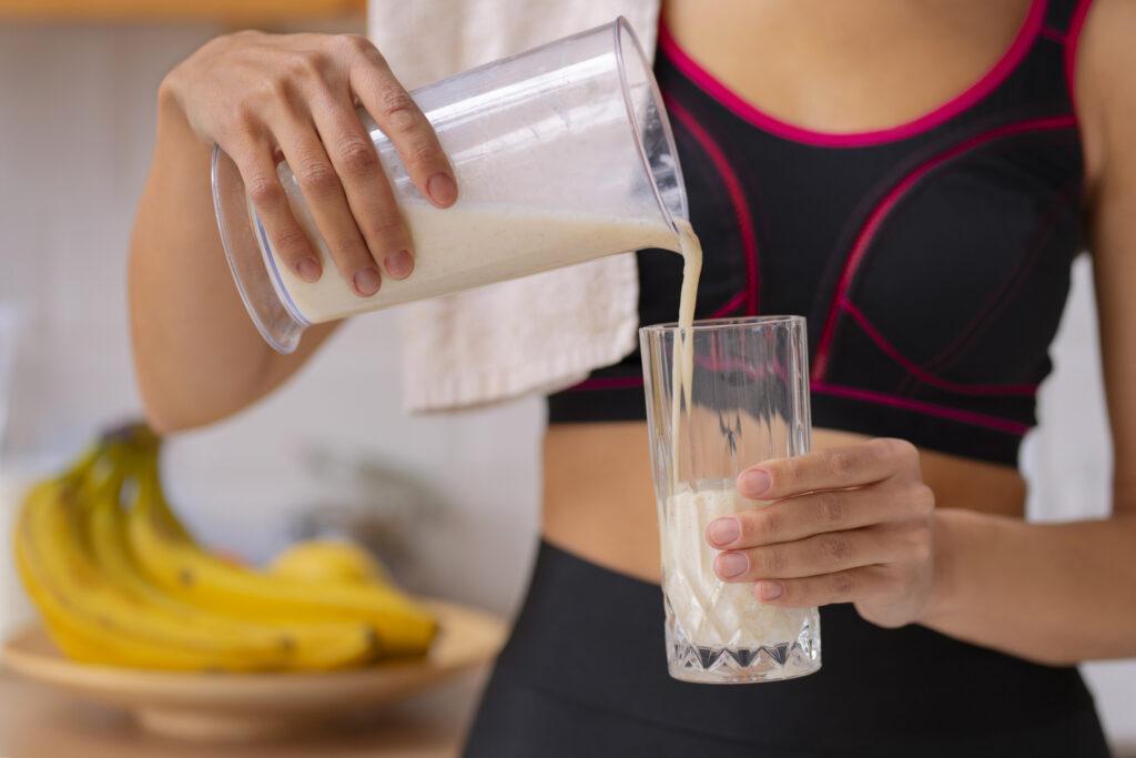 Leite em alta: aliado da saciedade e da saúde muscular no emagrecimento