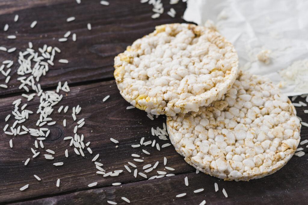 Biscoitos de Arroz: crocância, sabor e leveza para qualquer momento do dia
