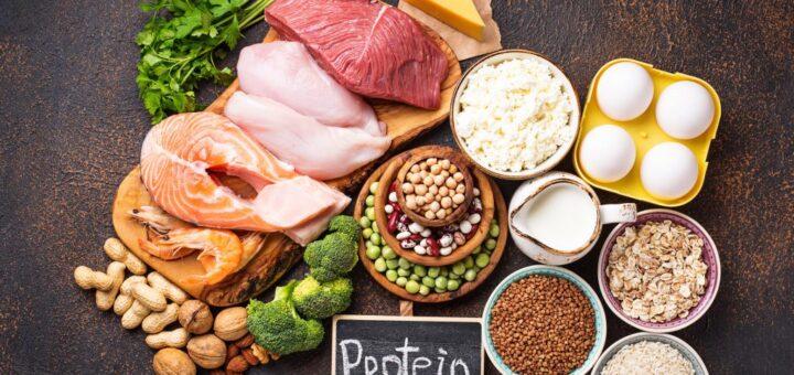 Carne, frango, peixe ou brócolis? Saiba como bater a meta diária de proteína