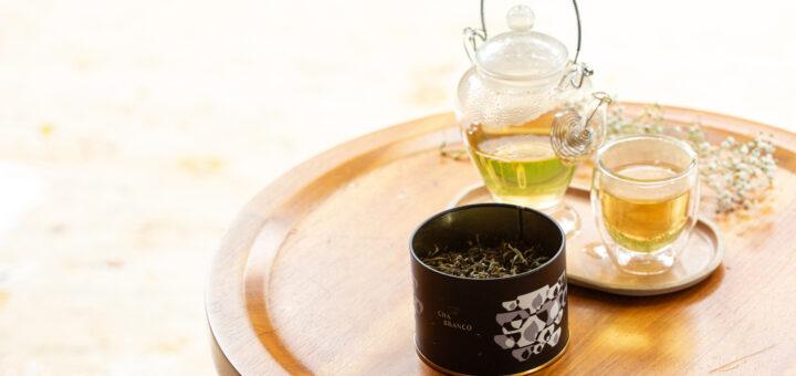 Os diferentes níveis de cafeína nos chás e como eles influenciam saúde e bem-estar