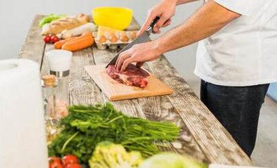 Alimentação: 5 práticas para garantir a segurança alimentar durante o preparo das refeições