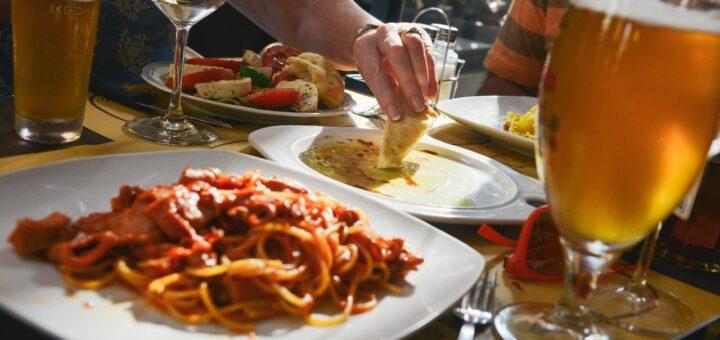 Macarrão: descubra como harmonizar a massa com diferentes estilos de cerveja