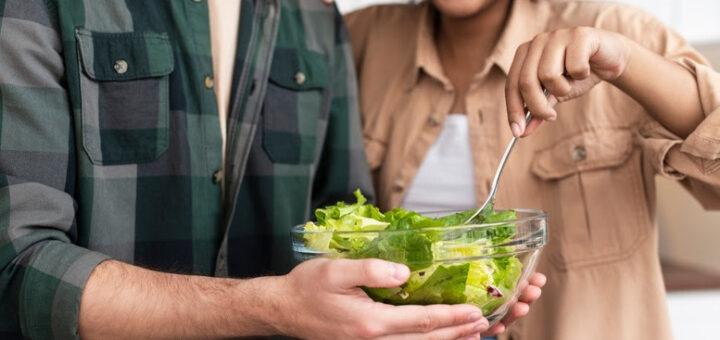 Nutricionista ensina como recuperar o corpo após os excessos do Carnaval