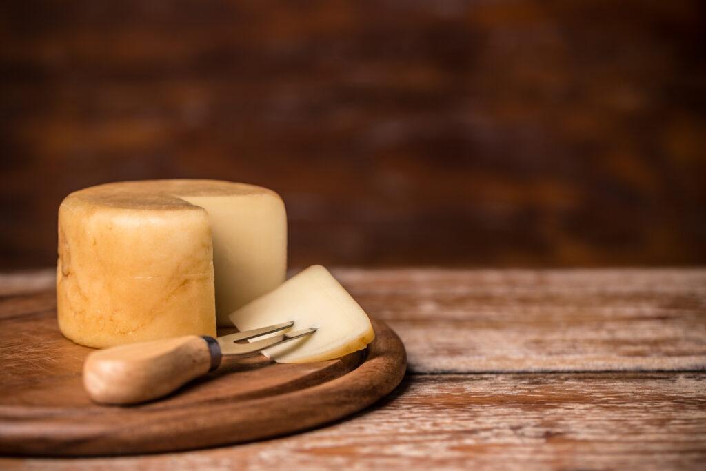 Do café da manhã ao jantar: como incluir queijo zero lactose na alimentação