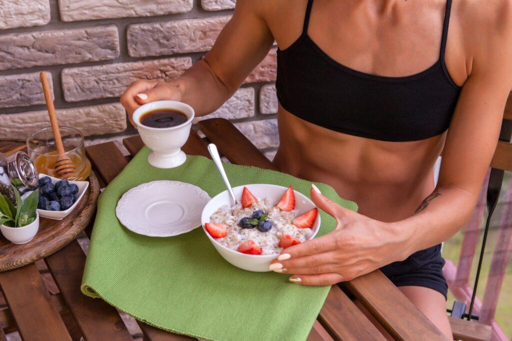 Alimentação fitness: a importância de comer de forma saudável para obter o corpo desejado