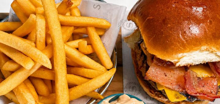 Hambúrguer: chef do hotel Sheraton Grand Rio revela os segredos para o burger perfeito