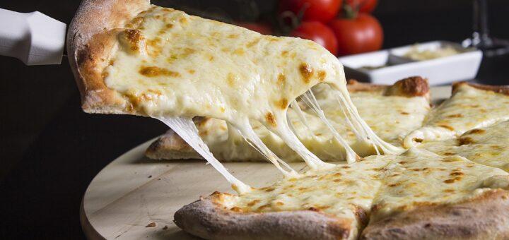Descubra como harmonizar pizza com diferentes estilos de cerveja