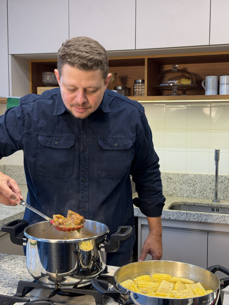 Entre a torcida e o arraial: Muryllo Garcia ensina receita para reunir amigos e família durante os jogos
