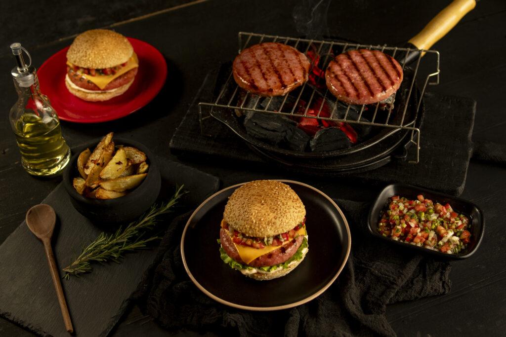 Hambúrguer: pesquisa destaca a preferência do brasileiro por sabor, qualidade e praticidade