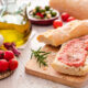 Pão com tomate ganha espaço na alimentação de quem busca refeições mais leves e naturais