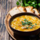 Sopas, caldos e receitas quentes ganham versões mais saudáveis no inverno