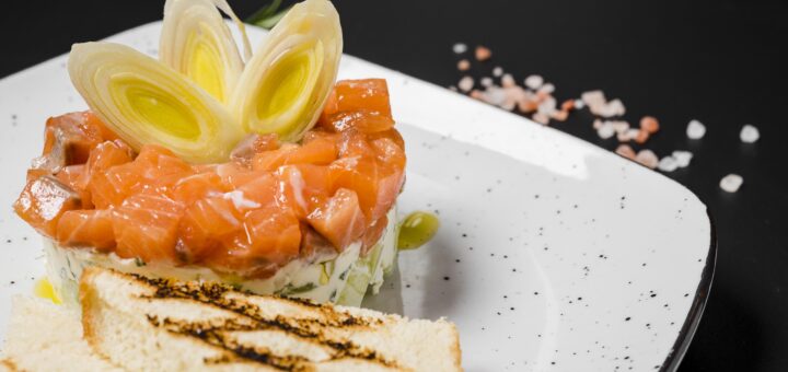 Dia do ceviche: prato peruano conquista os brasileiros e ganha versões com ingredientes tropicais