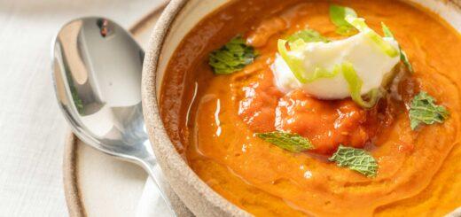 Sopa, creme e caldo: chef Manu Buffara explica as diferenças entre os preparos