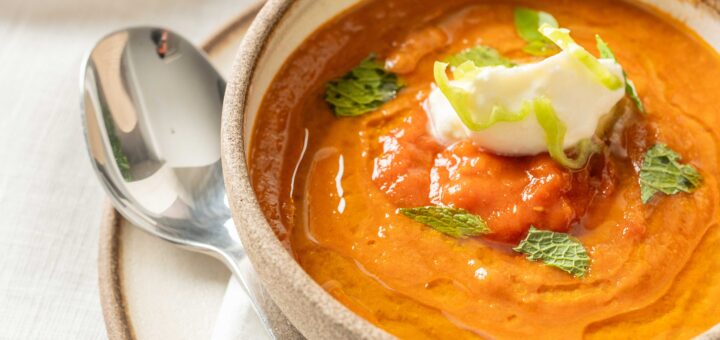 Sopa, creme e caldo: chef Manu Buffara explica as diferenças entre os preparos