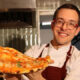 Dia da Pizza: chef italiano Antonio Maiolica compartilha receita de pizza napolitana com massa leve e dicas para acertar no forno de casa