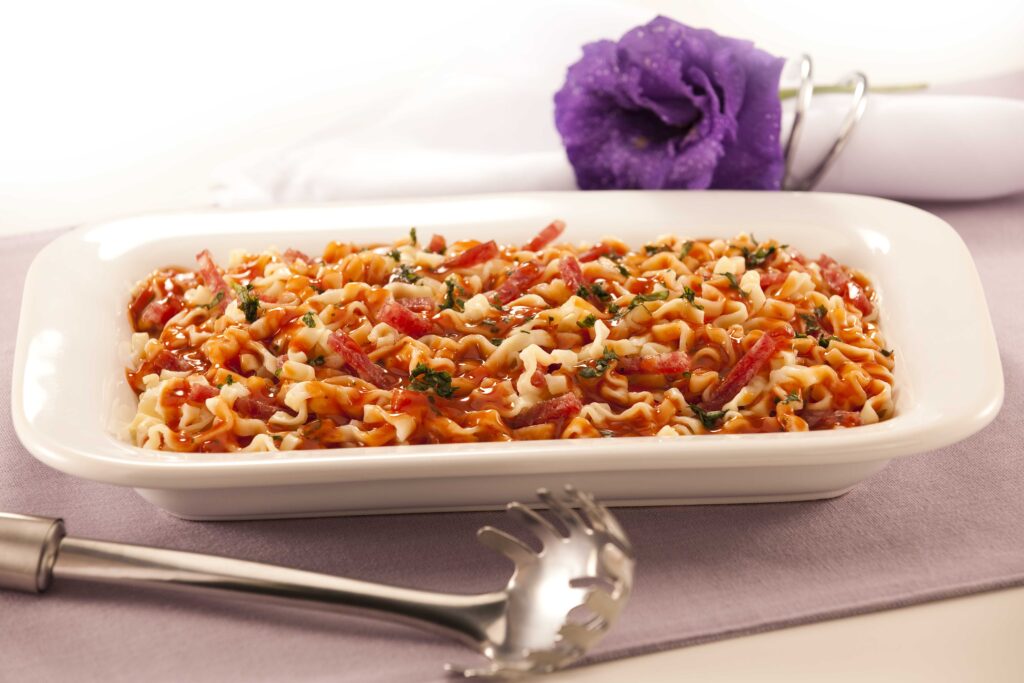 Nissin Talharim: o macarrão instantâneo que eleva a categoria com sabor de massa caseira e molho cremoso