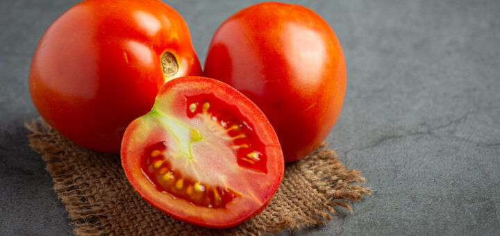 Bruschettas, burratas e pães artesanais: como o tomate ralado deixa receitas mais práticas