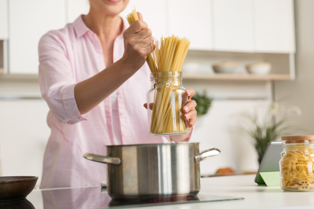 Chef revela 5 erros comuns que estragam o macarrão