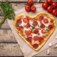 Pizza: veja como preparar uma receita saborosa e econômica em casa