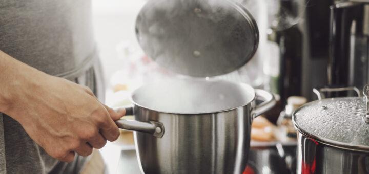 Por que controlar a temperatura exata da panela pode mudar o resultado da comida em casa