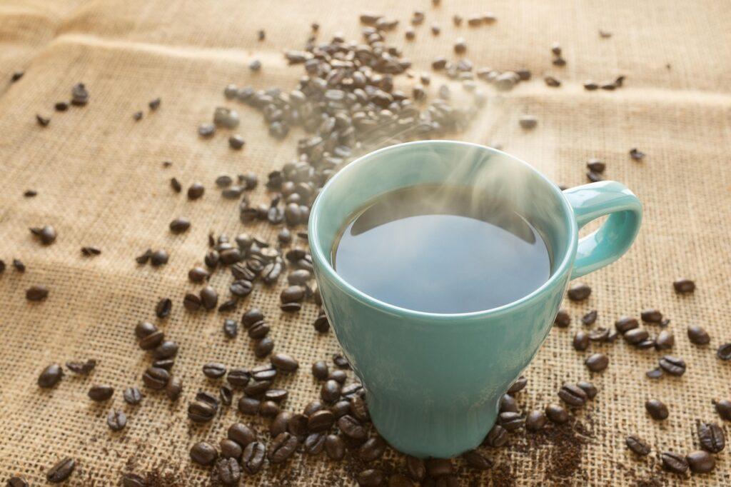 Sem neura: como a "regra da colherzinha" no café corta 80% dos carboidratos sem choque no paladar