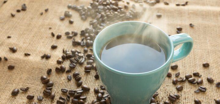 Sem neura: como a "regra da colherzinha" no café corta 80% dos carboidratos sem choque no paladar