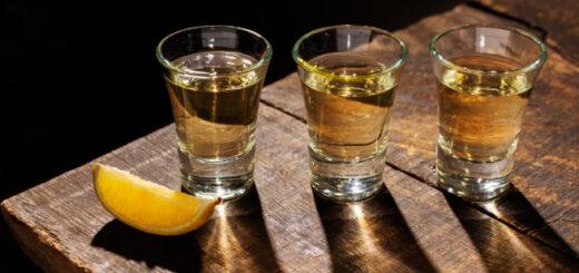 Cachaça de amendoim e até de louro? Conheça 10 versões que surpreendem no sabor