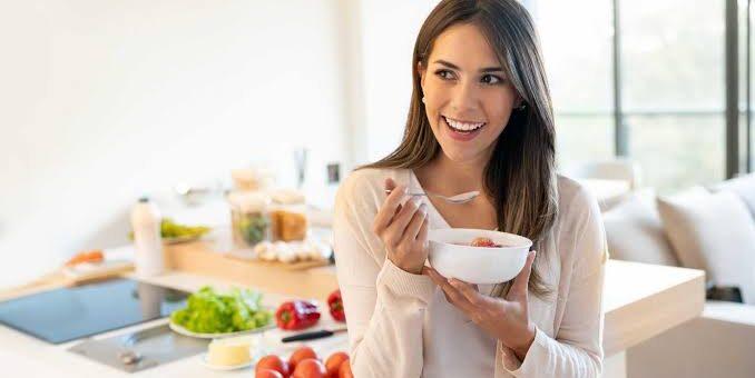Estamos ficando mais práticos ou simplesmente desaprendendo a comer?