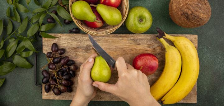 Superfrutas existem? O que as frutas da moda têm que as brasileiras também oferecem