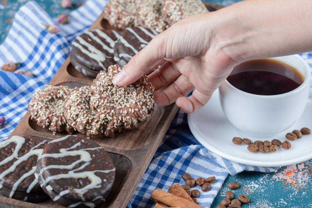 Sem exagero de açúcar: nutricionista ensina como fazer doces saudáveis e inclusivos para a festa